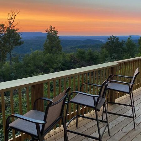 Upscale Gatlinburg Cabin Deck, Fire Pit And Hot Tub Zewnętrze zdjęcie
