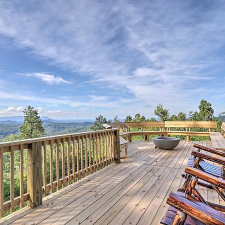 Upscale Gatlinburg Cabin Deck, Fire Pit And Hot Tub Zewnętrze zdjęcie